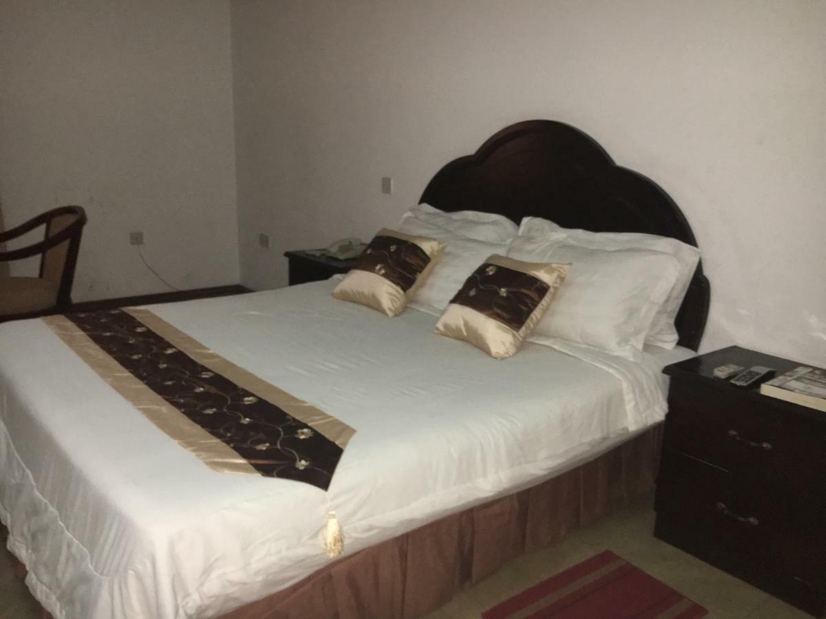 Adenta Luxury West Hotel מראה חיצוני תמונה